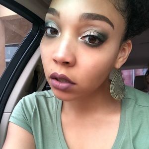 Meet your Posher, Briana